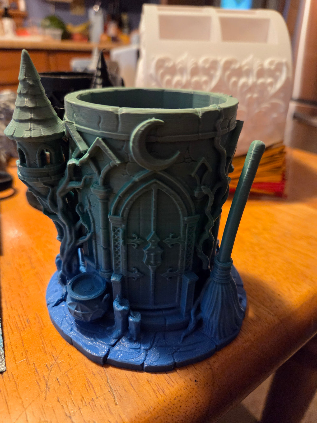 Pen/wand holder